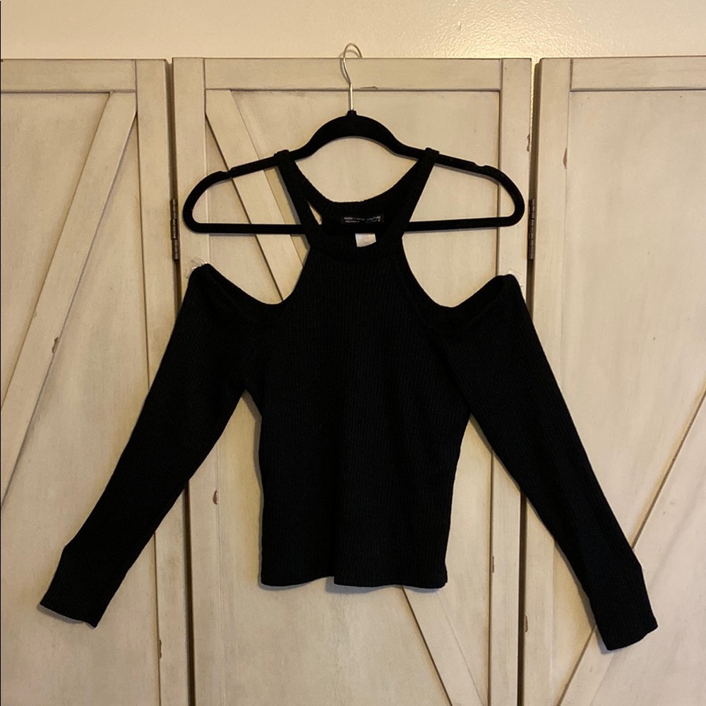 Chic Black Cold Shoulder Long Sleeve Top